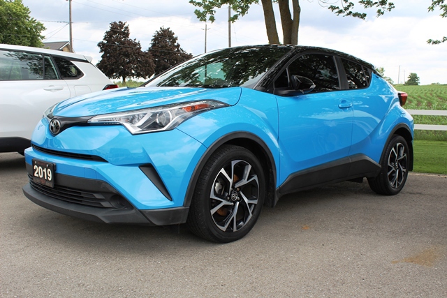 Photo of 2019 Toyota C-HR XLE FWD