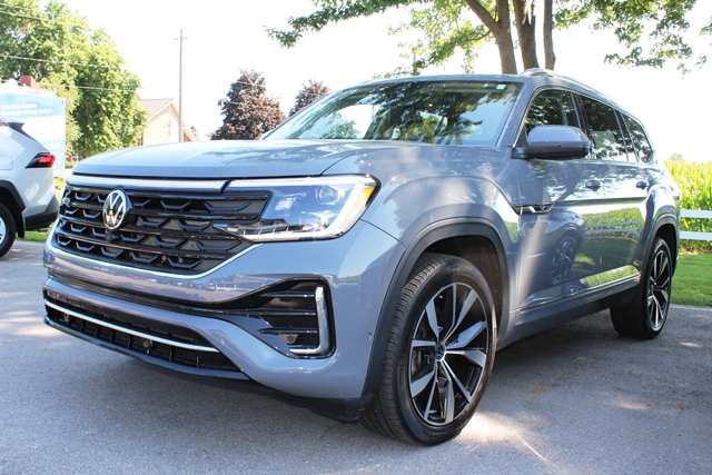 Photo of 2025 Volkswagen Atlas SEL R-Line